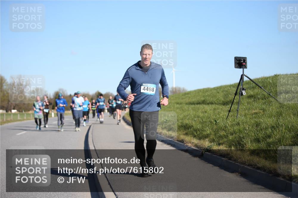 06.04.2025 - 44. Internationalen Wilhelmsburger Insellauf Jannik Wohlers http://msf.ph/oto/7615802 06.04.2025 09:35:49 Laufen 4498 meine-sportfotos.de