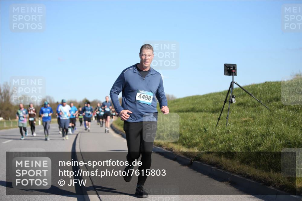 06.04.2025 - 44. Internationalen Wilhelmsburger Insellauf Jannik Wohlers http://msf.ph/oto/7615803 06.04.2025 09:35:50 Laufen 4498 meine-sportfotos.de