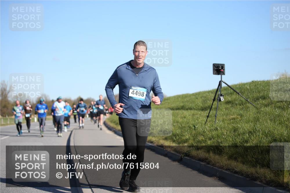 06.04.2025 - 44. Internationalen Wilhelmsburger Insellauf Jannik Wohlers http://msf.ph/oto/7615804 06.04.2025 09:35:50 Laufen 4498 meine-sportfotos.de