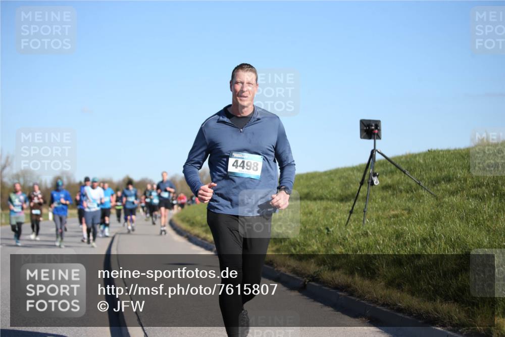 06.04.2025 - 44. Internationalen Wilhelmsburger Insellauf Jannik Wohlers http://msf.ph/oto/7615807 06.04.2025 09:35:50 Laufen 4498 meine-sportfotos.de