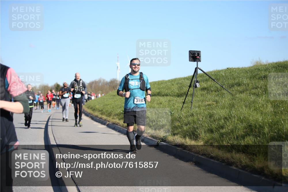 06.04.2025 - 44. Internationalen Wilhelmsburger Insellauf Jannik Wohlers http://msf.ph/oto/7615857 06.04.2025 09:36:02 Laufen 3192 meine-sportfotos.de