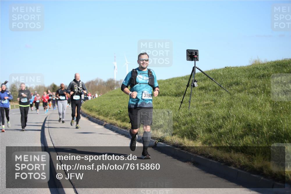 06.04.2025 - 44. Internationalen Wilhelmsburger Insellauf Jannik Wohlers http://msf.ph/oto/7615860 06.04.2025 09:36:02 Laufen 4232, 3192 meine-sportfotos.de