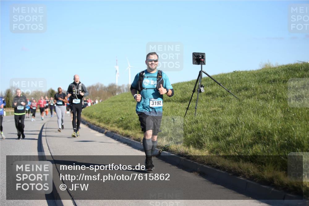 06.04.2025 - 44. Internationalen Wilhelmsburger Insellauf Jannik Wohlers http://msf.ph/oto/7615862 06.04.2025 09:36:02 Laufen 3860, 4296, 3192 meine-sportfotos.de