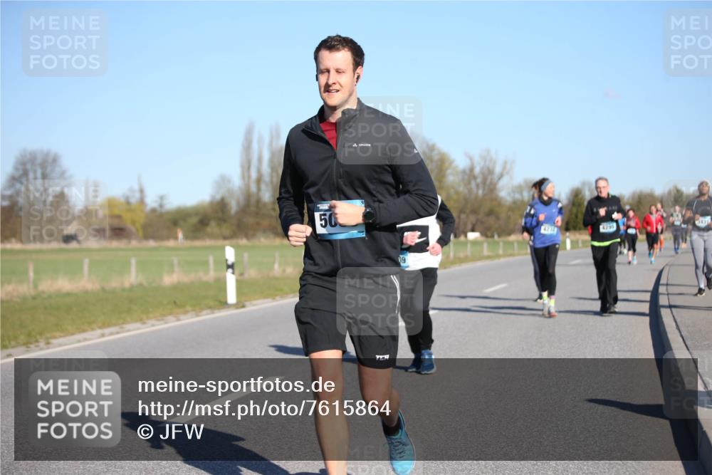 06.04.2025 - 44. Internationalen Wilhelmsburger Insellauf Jannik Wohlers http://msf.ph/oto/7615864 06.04.2025 09:36:03 Laufen 50, 19, 4232, 4295, 4431 meine-sportfotos.de