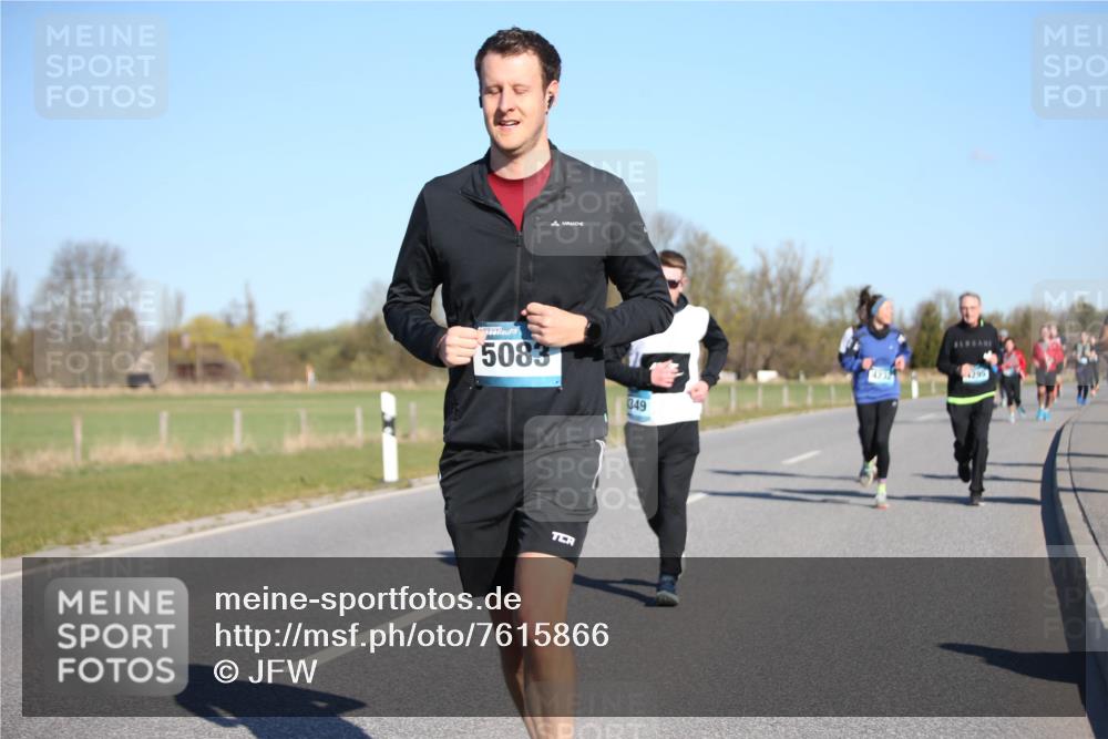 06.04.2025 - 44. Internationalen Wilhelmsburger Insellauf Jannik Wohlers http://msf.ph/oto/7615866 06.04.2025 09:36:03 Laufen 5083, 349, 4232, 4295 meine-sportfotos.de