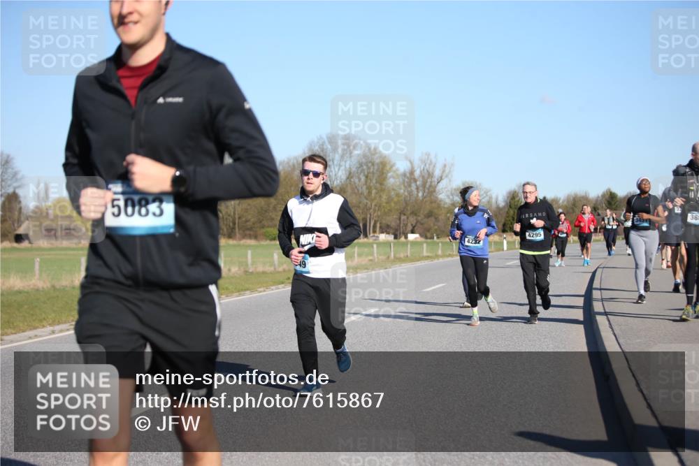 06.04.2025 - 44. Internationalen Wilhelmsburger Insellauf Jannik Wohlers http://msf.ph/oto/7615867 06.04.2025 09:36:04 Laufen 5083, 49, 4232, 4295, 38 meine-sportfotos.de