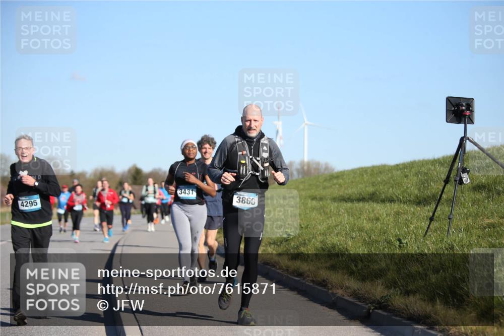 06.04.2025 - 44. Internationalen Wilhelmsburger Insellauf Jannik Wohlers http://msf.ph/oto/7615871 06.04.2025 09:36:05 Laufen 3431, 3868, 4295 meine-sportfotos.de