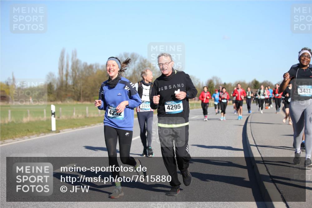 06.04.2025 - 44. Internationalen Wilhelmsburger Insellauf Jannik Wohlers http://msf.ph/oto/7615880 06.04.2025 09:36:07 Laufen 423, 3327, 4295, 3431 meine-sportfotos.de