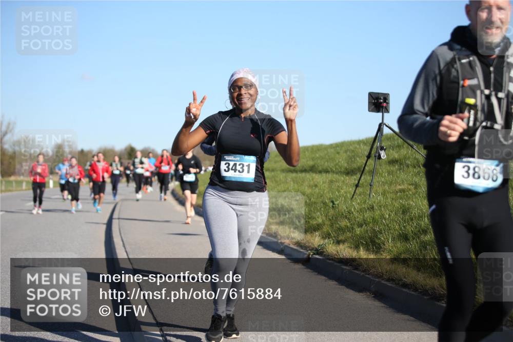 06.04.2025 - 44. Internationalen Wilhelmsburger Insellauf Jannik Wohlers http://msf.ph/oto/7615884 06.04.2025 09:36:08 Laufen 3431, 3868 meine-sportfotos.de