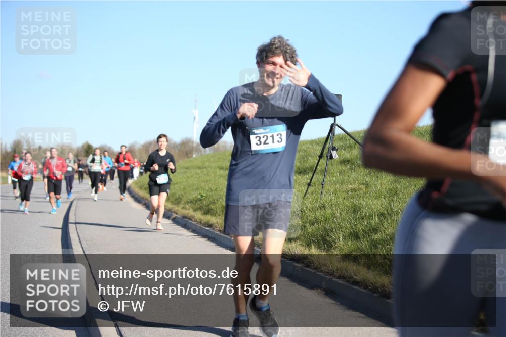 06.04.2025 - 44. Internationalen Wilhelmsburger Insellauf Jannik Wohlers http://msf.ph/oto/7615891 06.04.2025 09:36:09 Laufen 3213 meine-sportfotos.de