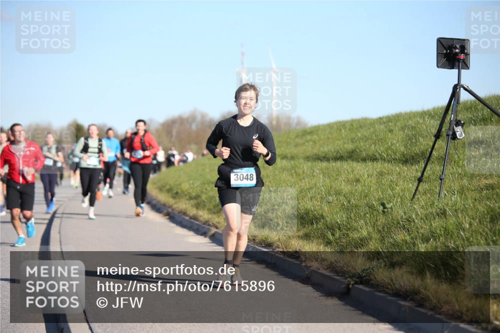 06.04.2025 - 44. Internationalen Wilhelmsburger Insellauf Jannik Wohlers http://msf.ph/oto/7615896 06.04.2025 09:36:10 Laufen 3048 meine-sportfotos.de
