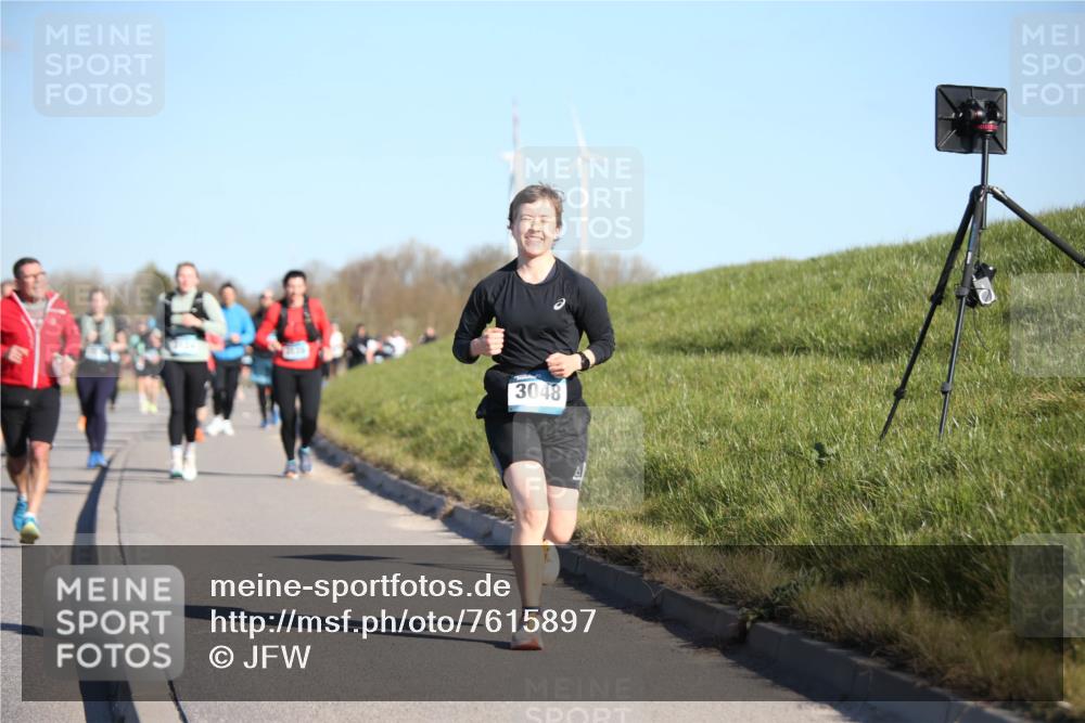 06.04.2025 - 44. Internationalen Wilhelmsburger Insellauf Jannik Wohlers http://msf.ph/oto/7615897 06.04.2025 09:36:10 Laufen 3048 meine-sportfotos.de