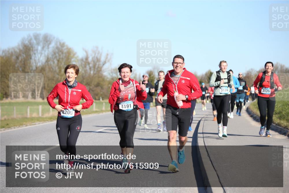 06.04.2025 - 44. Internationalen Wilhelmsburger Insellauf Jannik Wohlers http://msf.ph/oto/7615909 06.04.2025 09:36:13 Laufen 4209, 4191, 3124, 3125 meine-sportfotos.de