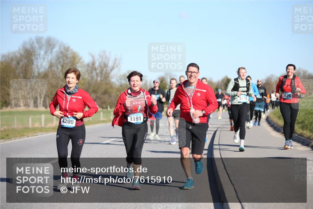 06.04.2025 - 44. Internationalen Wilhelmsburger Insellauf Jannik Wohlers http://msf.ph/oto/7615910 06.04.2025 09:36:13 Laufen 4191, 4209, 3124, 3125 meine-sportfotos.de