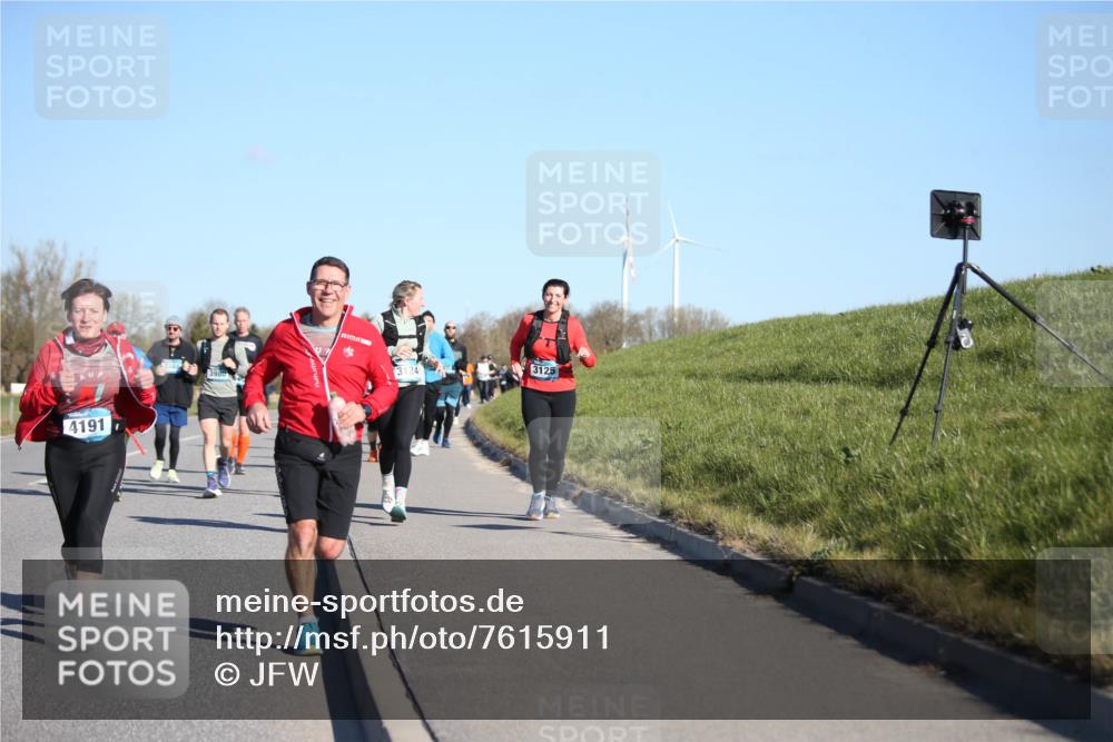 06.04.2025 - 44. Internationalen Wilhelmsburger Insellauf Jannik Wohlers http://msf.ph/oto/7615911 06.04.2025 09:36:14 Laufen 4191, 3980, 3124, 3125 meine-sportfotos.de