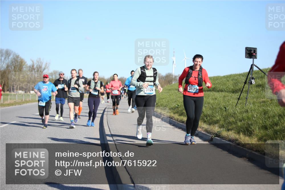 06.04.2025 - 44. Internationalen Wilhelmsburger Insellauf Jannik Wohlers http://msf.ph/oto/7615922 06.04.2025 09:36:16 Laufen 3817, 3124, 3980, 3979, 4403, 3125 meine-sportfotos.de