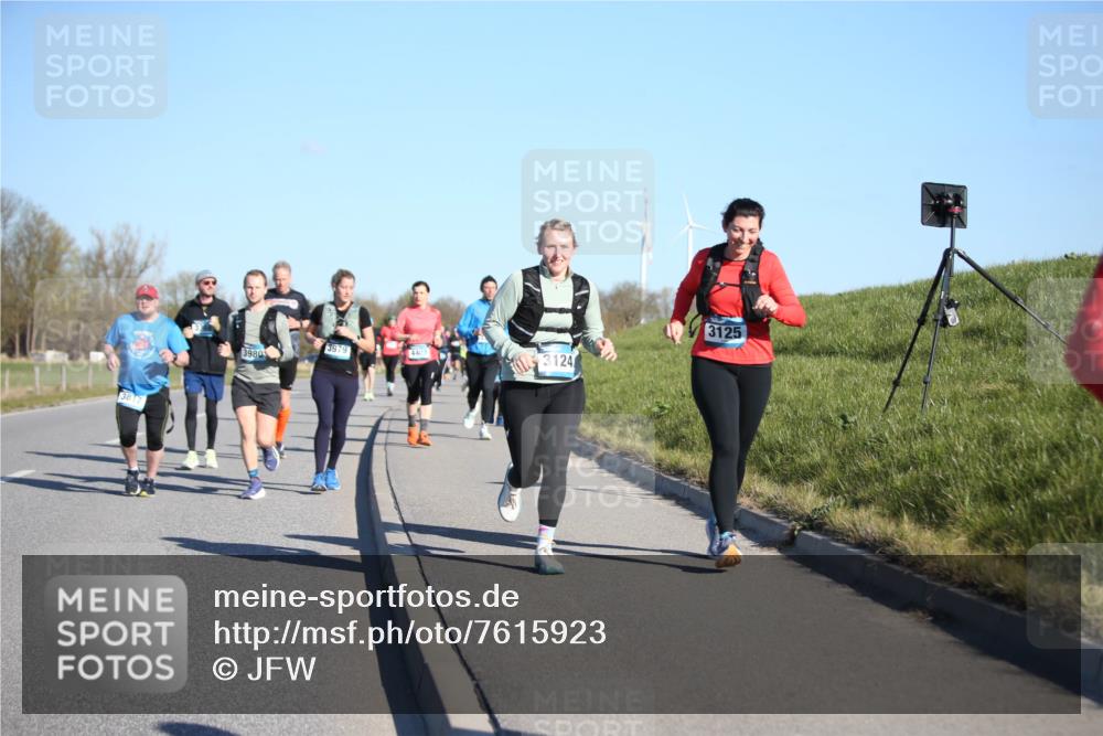 06.04.2025 - 44. Internationalen Wilhelmsburger Insellauf Jannik Wohlers http://msf.ph/oto/7615923 06.04.2025 09:36:16 Laufen 3979, 3980, 4403, 3124, 3125 meine-sportfotos.de