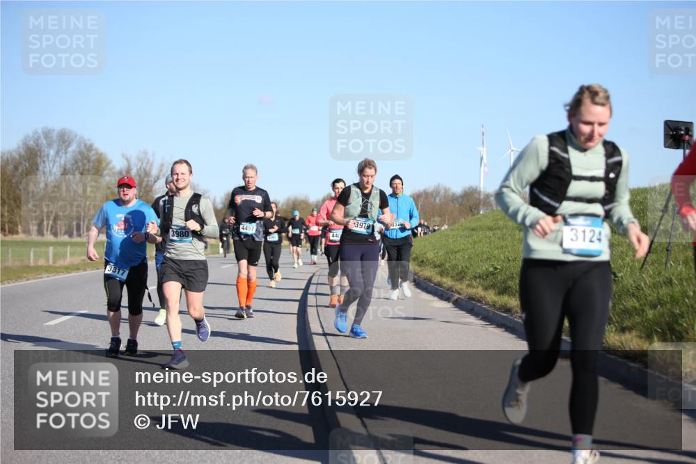 06.04.2025 - 44. Internationalen Wilhelmsburger Insellauf Jannik Wohlers http://msf.ph/oto/7615927 06.04.2025 09:36:17 Laufen 3817, 3980, 4457, 440, 3979, 3124 meine-sportfotos.de
