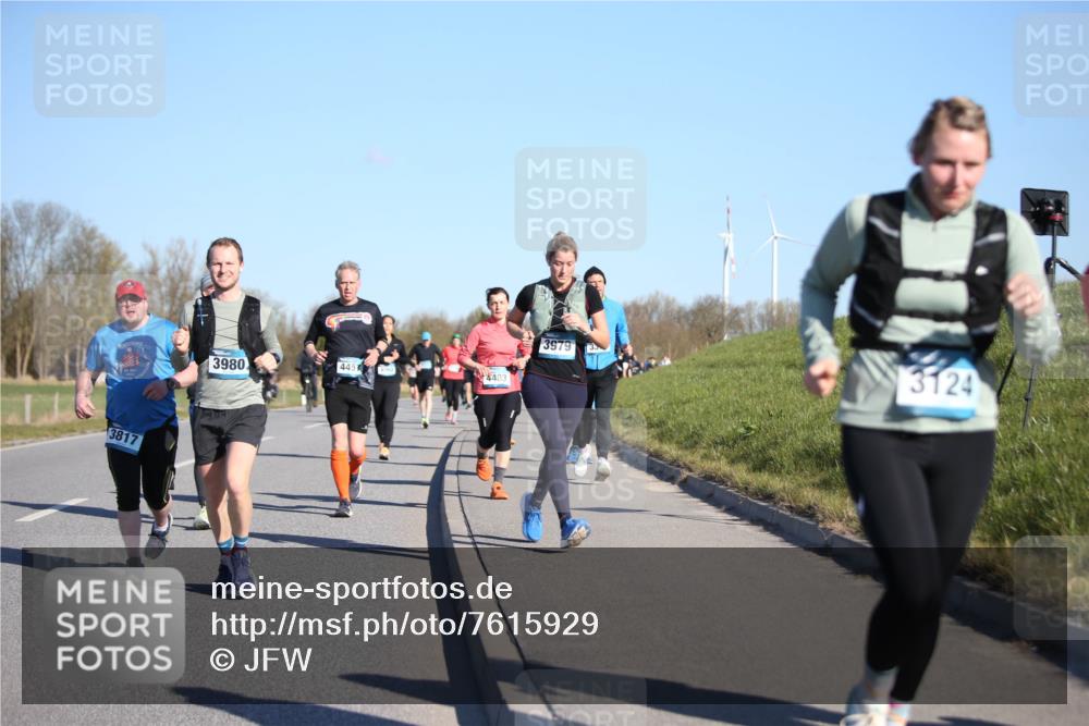 06.04.2025 - 44. Internationalen Wilhelmsburger Insellauf Jannik Wohlers http://msf.ph/oto/7615929 06.04.2025 09:36:17 Laufen 3817, 3980, 4457, 4403, 3979, 3124 meine-sportfotos.de
