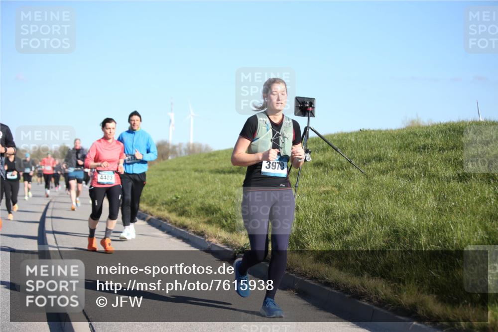 06.04.2025 - 44. Internationalen Wilhelmsburger Insellauf Jannik Wohlers http://msf.ph/oto/7615938 06.04.2025 09:36:19 Laufen 3979, 4403 meine-sportfotos.de