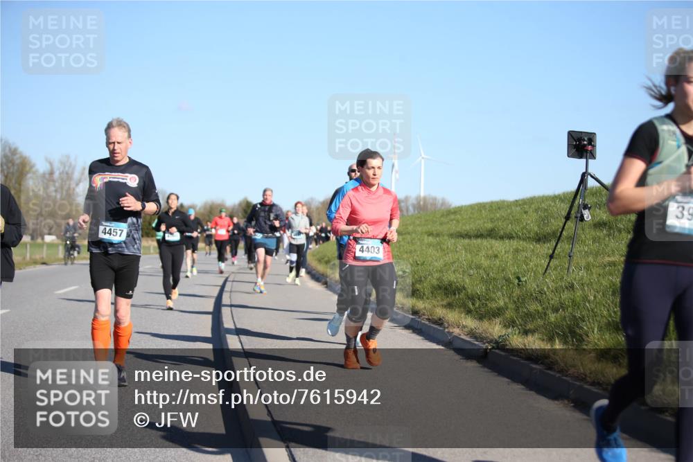 06.04.2025 - 44. Internationalen Wilhelmsburger Insellauf Jannik Wohlers http://msf.ph/oto/7615942 06.04.2025 09:36:20 Laufen 4403, 4457, 13, 39 meine-sportfotos.de