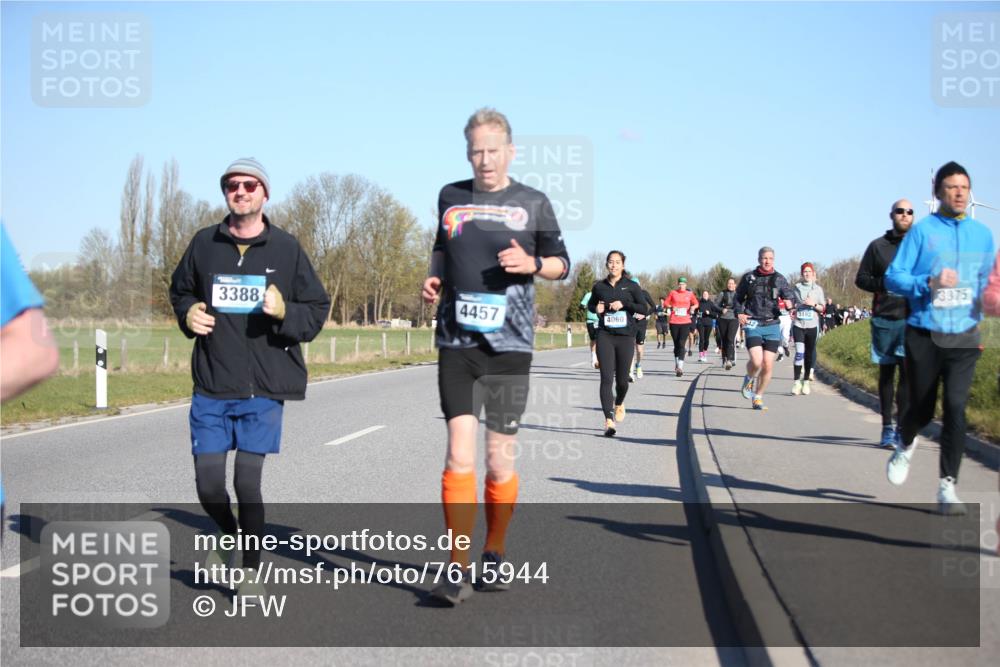 06.04.2025 - 44. Internationalen Wilhelmsburger Insellauf Jannik Wohlers http://msf.ph/oto/7615944 06.04.2025 09:36:21 Laufen 3388, 4457, 5192, 4060, 3375 meine-sportfotos.de