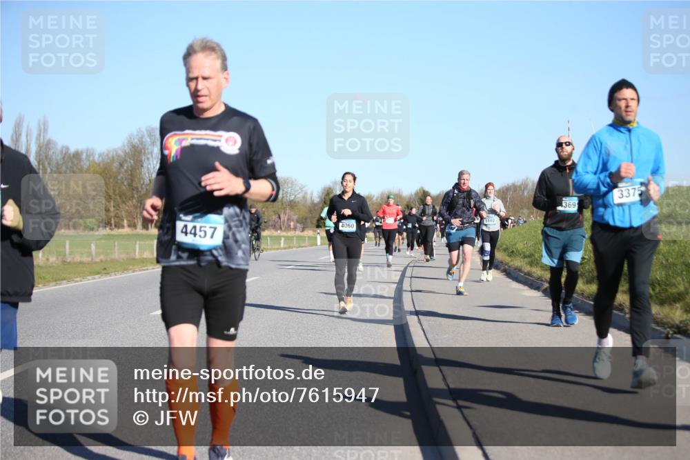 06.04.2025 - 44. Internationalen Wilhelmsburger Insellauf Jannik Wohlers http://msf.ph/oto/7615947 06.04.2025 09:36:21 Laufen 5192, 4060, 4457, 369, 3375 meine-sportfotos.de