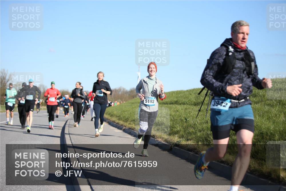 06.04.2025 - 44. Internationalen Wilhelmsburger Insellauf Jannik Wohlers http://msf.ph/oto/7615959 06.04.2025 09:36:26 Laufen 3296, 3723, 5192, 3942 meine-sportfotos.de