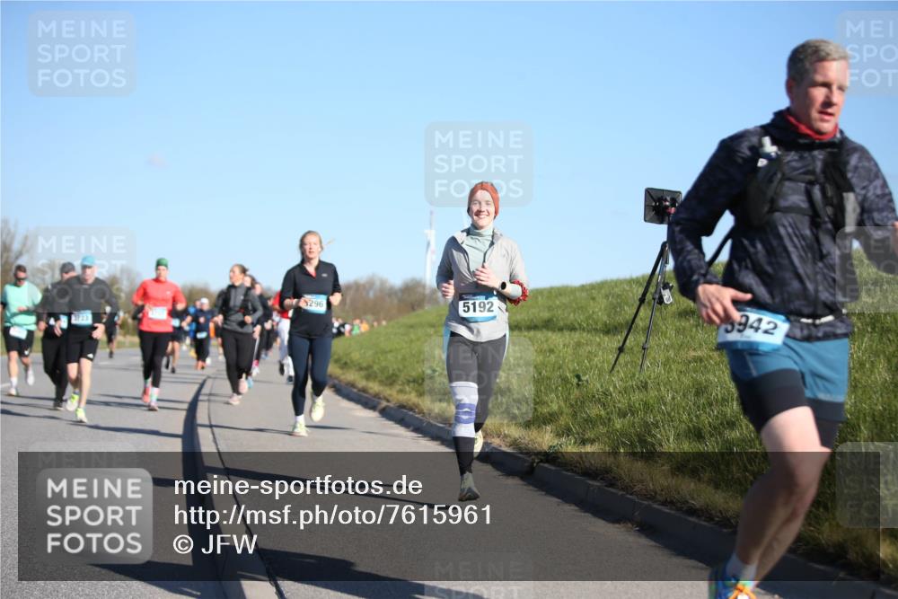 06.04.2025 - 44. Internationalen Wilhelmsburger Insellauf Jannik Wohlers http://msf.ph/oto/7615961 06.04.2025 09:36:26 Laufen 296, 5192, 5942, 3723 meine-sportfotos.de