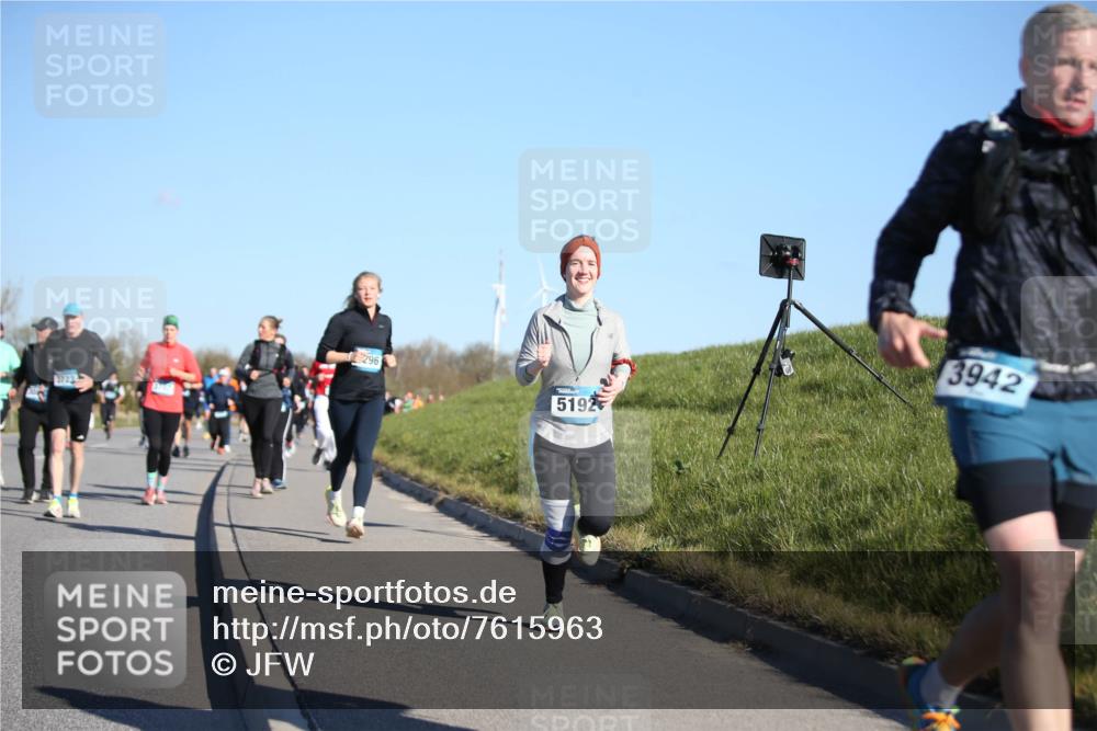 06.04.2025 - 44. Internationalen Wilhelmsburger Insellauf Jannik Wohlers http://msf.ph/oto/7615963 06.04.2025 09:36:26 Laufen 296, 5192, 3942 meine-sportfotos.de