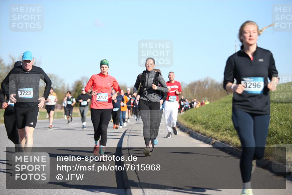 06.04.2025 - 44. Internationalen Wilhelmsburger Insellauf Jannik Wohlers http://msf.ph/oto/7615968 06.04.2025 09:36:28 Laufen 3723, 3707, 4489, 3296 meine-sportfotos.de