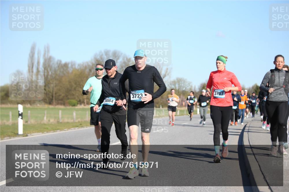 06.04.2025 - 44. Internationalen Wilhelmsburger Insellauf Jannik Wohlers http://msf.ph/oto/7615971 06.04.2025 09:36:29 Laufen 349, 3084, 3723, 3707 meine-sportfotos.de