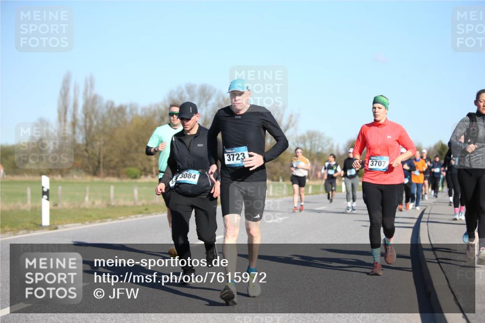 06.04.2025 - 44. Internationalen Wilhelmsburger Insellauf Jannik Wohlers http://msf.ph/oto/7615972 06.04.2025 09:36:29 Laufen 3084, 3723, 3707 meine-sportfotos.de