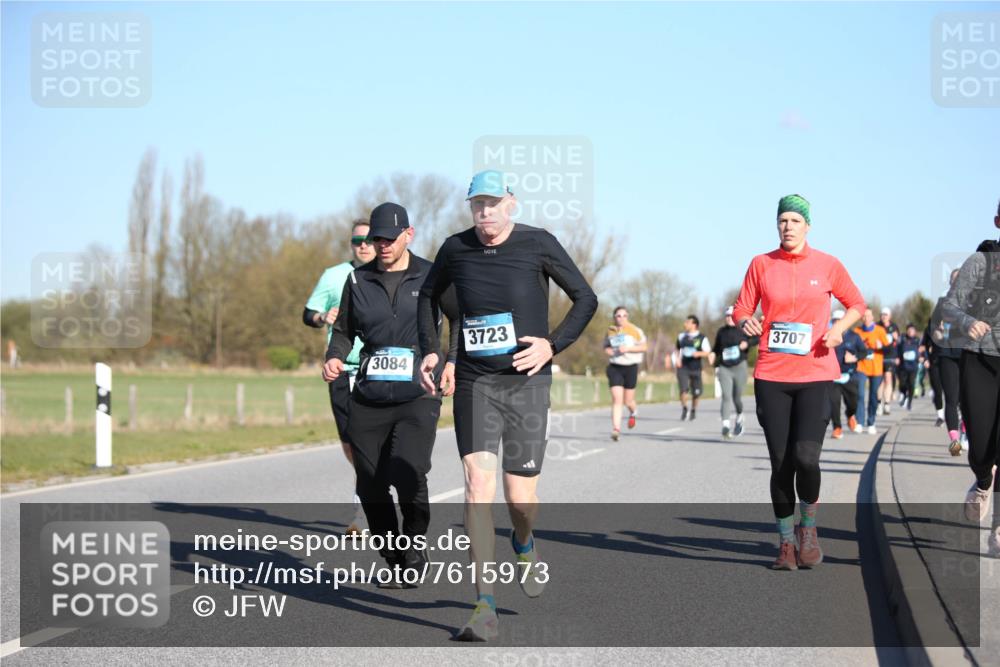 06.04.2025 - 44. Internationalen Wilhelmsburger Insellauf Jannik Wohlers http://msf.ph/oto/7615973 06.04.2025 09:36:29 Laufen 3084, 3723, 3707 meine-sportfotos.de