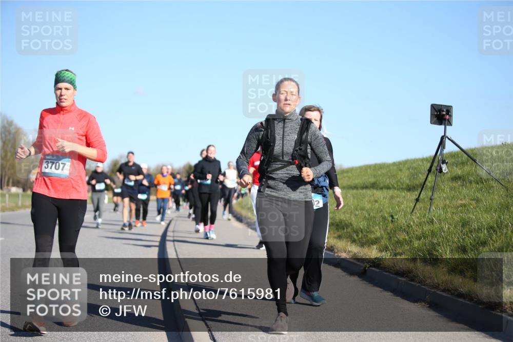 06.04.2025 - 44. Internationalen Wilhelmsburger Insellauf Jannik Wohlers http://msf.ph/oto/7615981 06.04.2025 09:36:31 Laufen 3707 meine-sportfotos.de