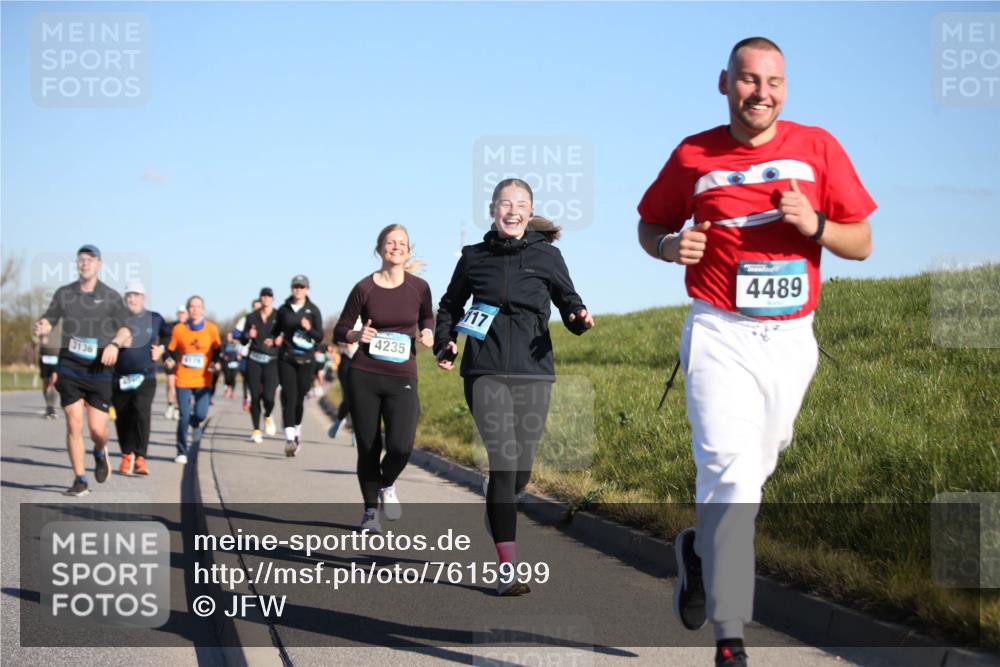 06.04.2025 - 44. Internationalen Wilhelmsburger Insellauf Jannik Wohlers http://msf.ph/oto/7615999 06.04.2025 09:36:35 Laufen 3136, 4179, 4235, 117, 4489 meine-sportfotos.de