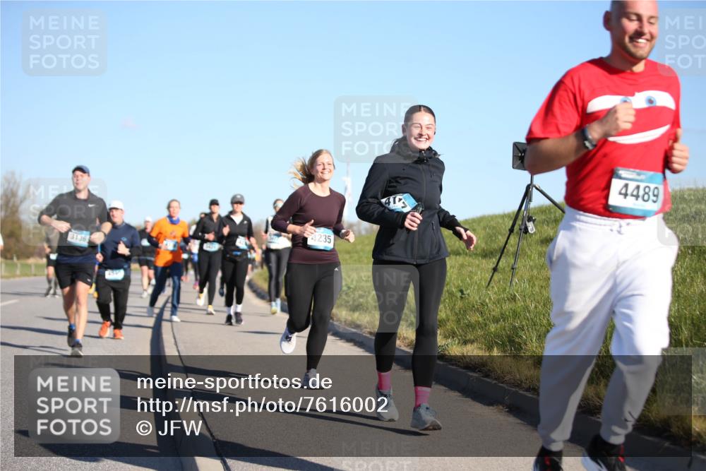 06.04.2025 - 44. Internationalen Wilhelmsburger Insellauf Jannik Wohlers http://msf.ph/oto/7616002 06.04.2025 09:36:35 Laufen 3136, 4540, 4235, 4489 meine-sportfotos.de