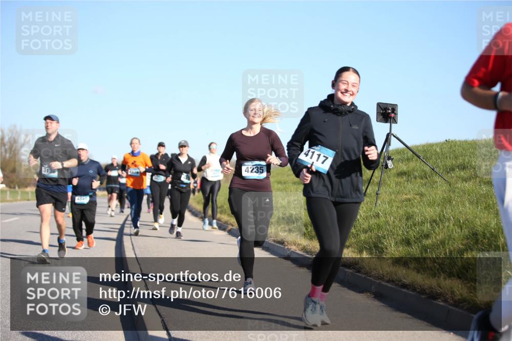06.04.2025 - 44. Internationalen Wilhelmsburger Insellauf Jannik Wohlers http://msf.ph/oto/7616006 06.04.2025 09:36:35 Laufen 3136, 4540, 1421, 4235, 4117 meine-sportfotos.de