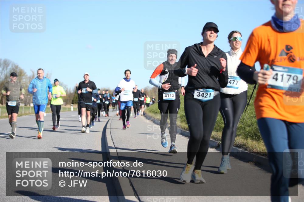 06.04.2025 - 44. Internationalen Wilhelmsburger Insellauf Jannik Wohlers http://msf.ph/oto/7616030 06.04.2025 09:36:40 Laufen 4363, 3807, 4113, 3421, 477, 4179 meine-sportfotos.de