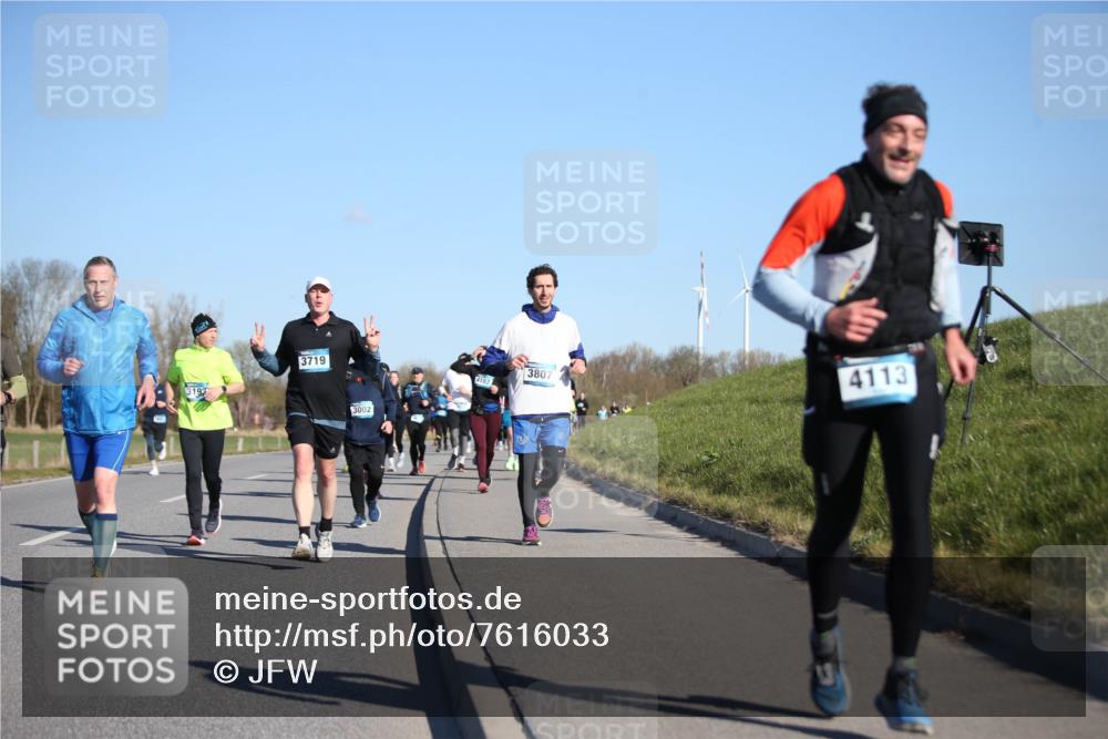 06.04.2025 - 44. Internationalen Wilhelmsburger Insellauf Jannik Wohlers http://msf.ph/oto/7616033 06.04.2025 09:36:42 Laufen 3193, 3719, 3002, 4187, 3807, 4113, 131 meine-sportfotos.de