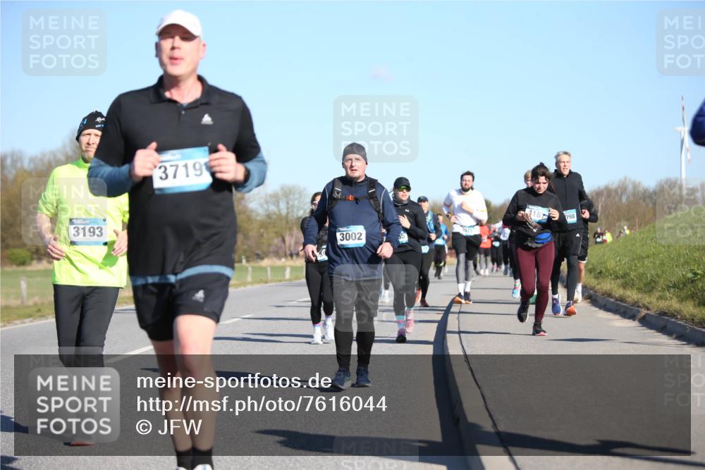 06.04.2025 - 44. Internationalen Wilhelmsburger Insellauf Jannik Wohlers http://msf.ph/oto/7616044 06.04.2025 09:36:44 Laufen 3193, 3719, 3002, 187, 098 meine-sportfotos.de