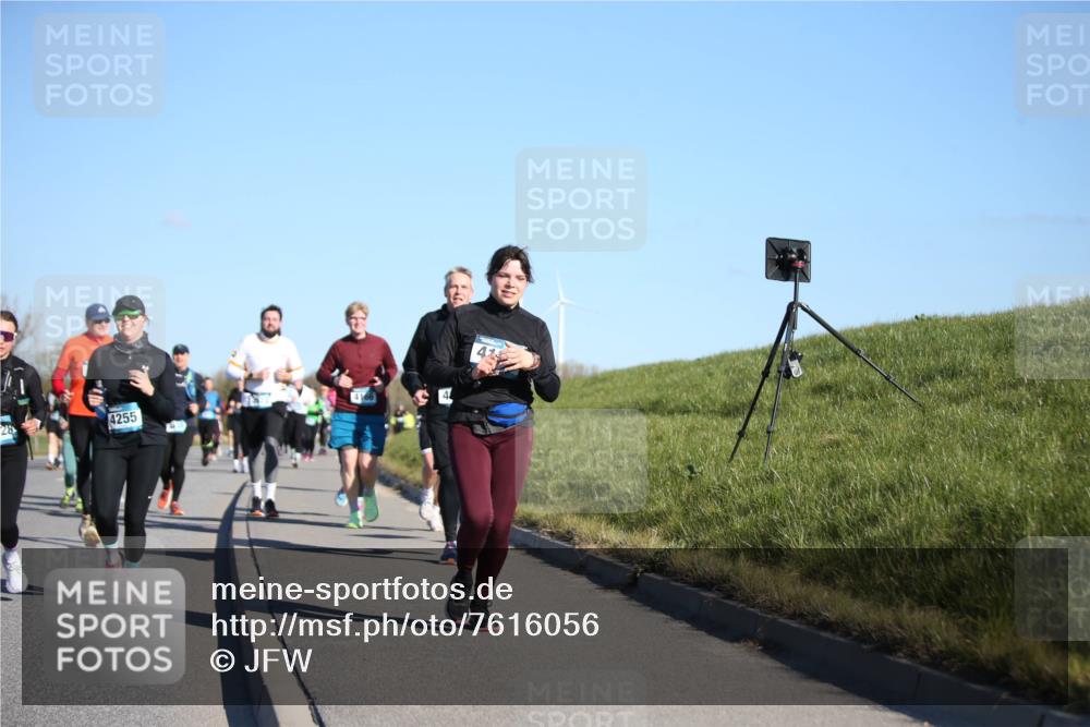 06.04.2025 - 44. Internationalen Wilhelmsburger Insellauf Jannik Wohlers http://msf.ph/oto/7616056 06.04.2025 09:36:47 Laufen 4255, 4166, 41 meine-sportfotos.de