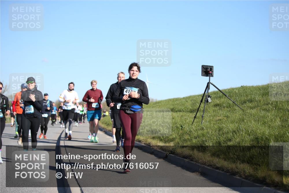 06.04.2025 - 44. Internationalen Wilhelmsburger Insellauf Jannik Wohlers http://msf.ph/oto/7616057 06.04.2025 09:36:47 Laufen 4255, 41 meine-sportfotos.de