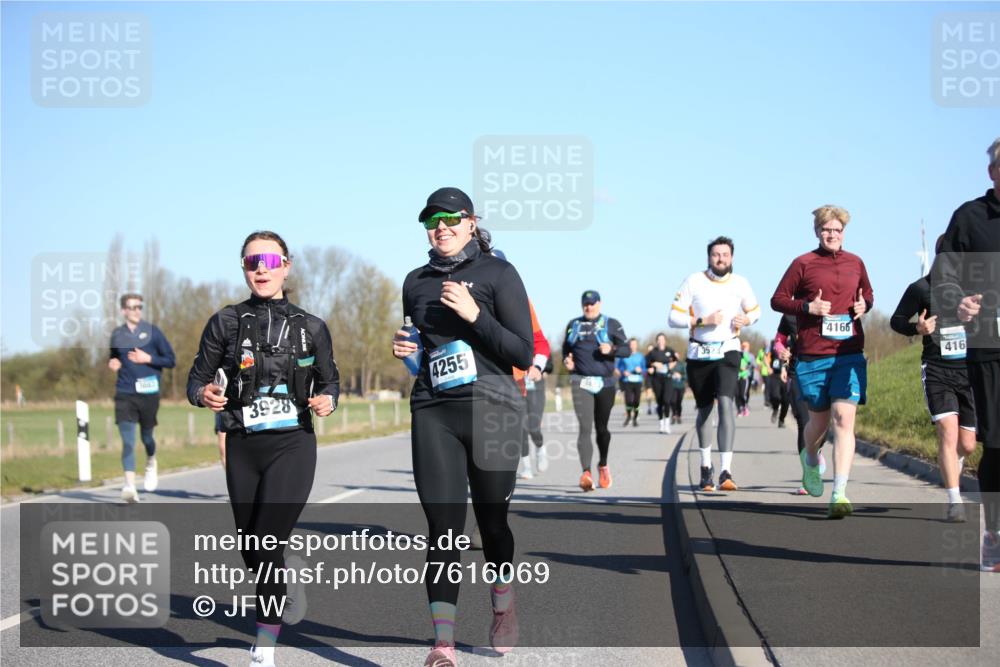 06.04.2025 - 44. Internationalen Wilhelmsburger Insellauf Jannik Wohlers http://msf.ph/oto/7616069 06.04.2025 09:36:49 Laufen 3663, 3928, 4255, 14, 4166, 416 meine-sportfotos.de