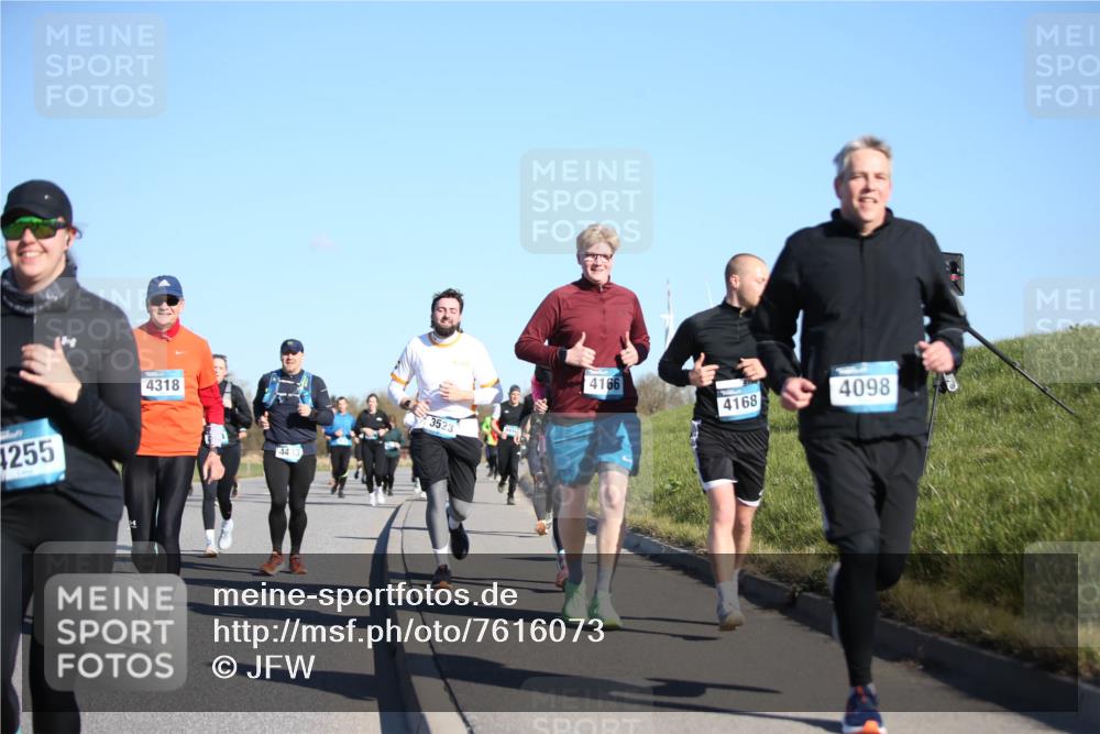 06.04.2025 - 44. Internationalen Wilhelmsburger Insellauf Jannik Wohlers http://msf.ph/oto/7616073 06.04.2025 09:36:50 Laufen 4255, 4318, 44, 3523, 4166, 4168, 4098 meine-sportfotos.de