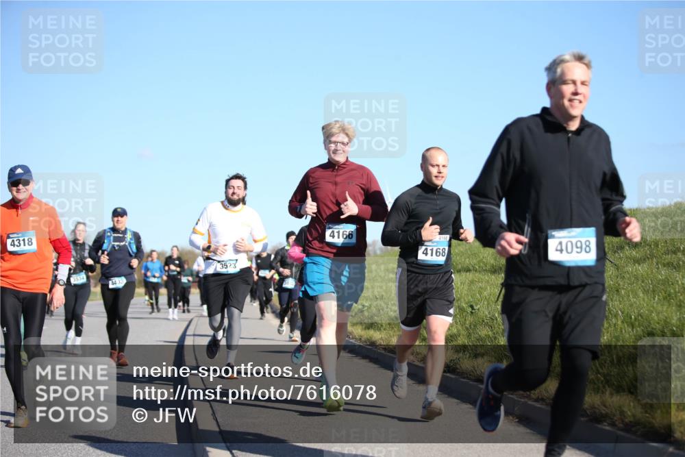 06.04.2025 - 44. Internationalen Wilhelmsburger Insellauf Jannik Wohlers http://msf.ph/oto/7616078 06.04.2025 09:36:50 Laufen 4318, 3534, 3523, 4433, 4166, 4168, 4168, 4098 meine-sportfotos.de