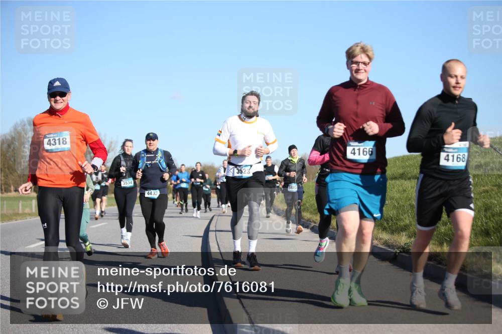 06.04.2025 - 44. Internationalen Wilhelmsburger Insellauf Jannik Wohlers http://msf.ph/oto/7616081 06.04.2025 09:36:51 Laufen 4318, 3534, 4433, 3523, 3883, 4168, 4166, 4168 meine-sportfotos.de