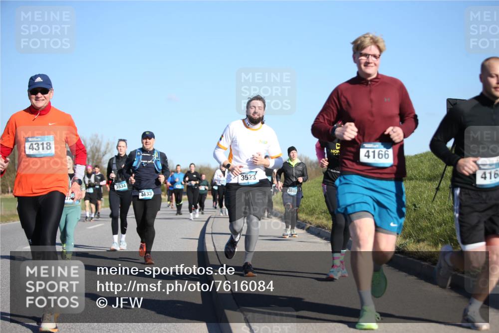 06.04.2025 - 44. Internationalen Wilhelmsburger Insellauf Jannik Wohlers http://msf.ph/oto/7616084 06.04.2025 09:36:51 Laufen 4318, 3534, 4433, 3523, 3883, 4166, 416 meine-sportfotos.de