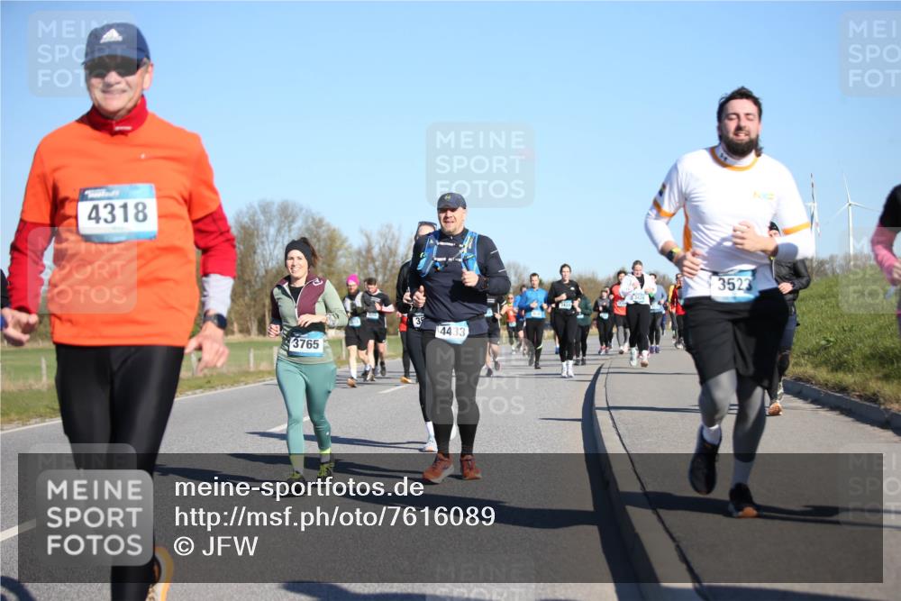 06.04.2025 - 44. Internationalen Wilhelmsburger Insellauf Jannik Wohlers http://msf.ph/oto/7616089 06.04.2025 09:36:52 Laufen 4318, 3765, 4433, 3523 meine-sportfotos.de
