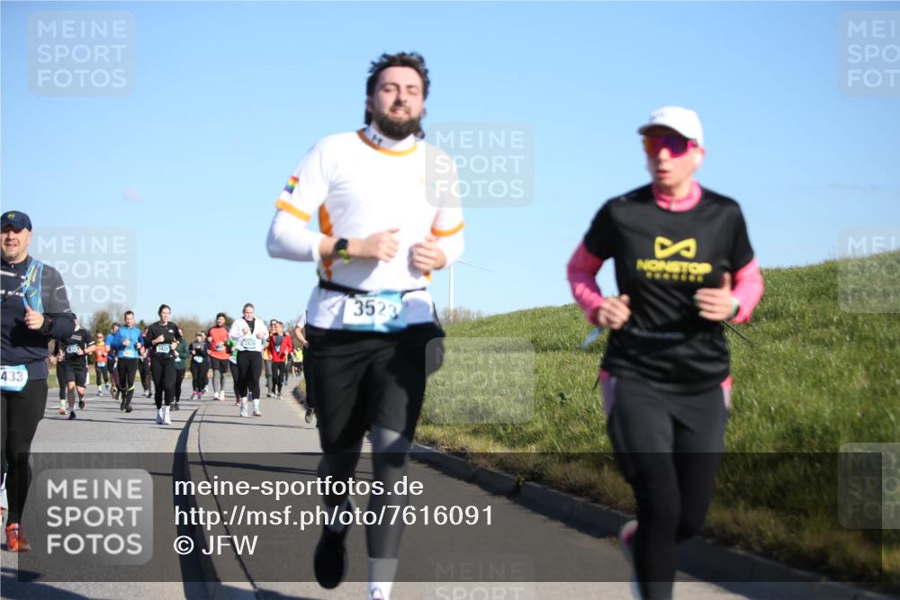06.04.2025 - 44. Internationalen Wilhelmsburger Insellauf Jannik Wohlers http://msf.ph/oto/7616091 06.04.2025 09:36:52 Laufen 433, 3428, 3429, 3523 meine-sportfotos.de